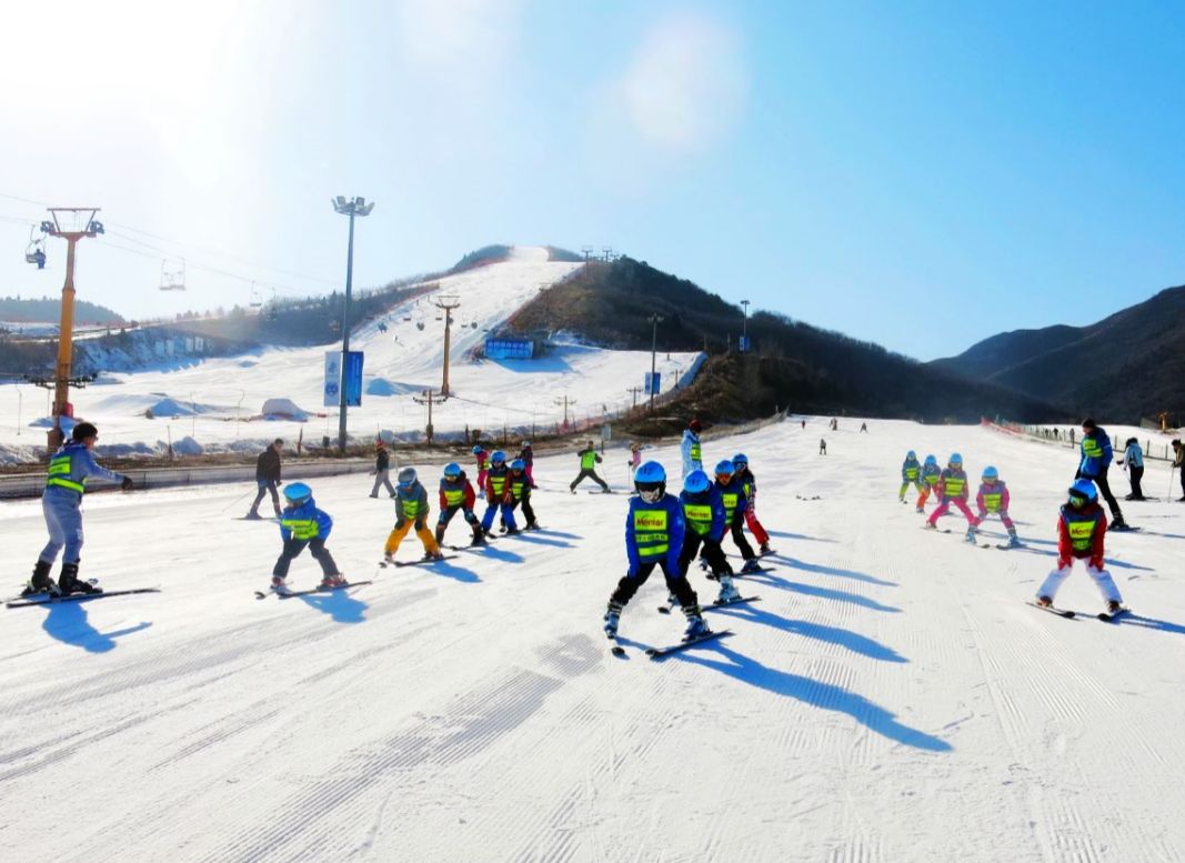 華山阿特艾斯室內(nèi)滑雪場(chǎng)項(xiàng)目